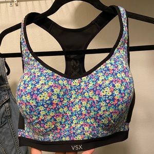 VSX Victoria’s Secret underwire sports bra